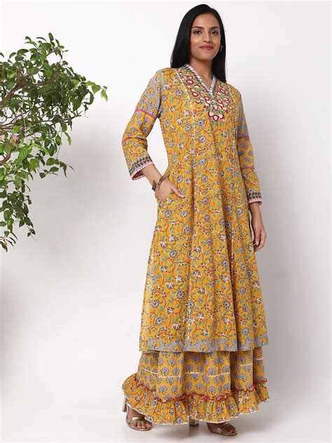 Aseesa Regular Fit Printed Kurta Sets