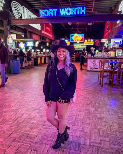 ashley marquez (@sincerelysunshinecat) • Instagram photos and videos