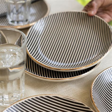 Shatranj Vasir Printed Quarter Plate – Amalfiee Ceramics