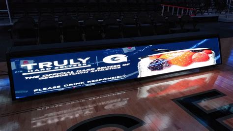 Capital One Arena (7th) – ColosseoEAS | Scoreboards, Video Cubes, LED ...