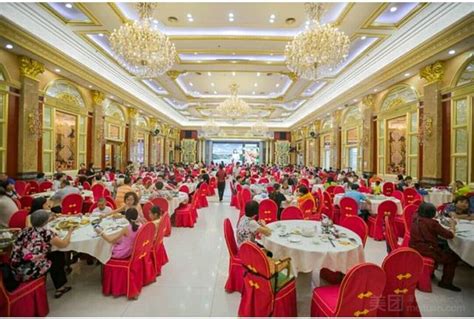 航拍广州两大家族宴席300桌 流水席如“长龙”[组图]_图片中国_中国网