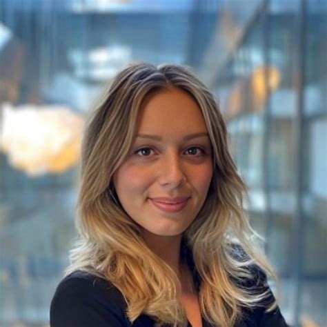 Hana - Chemistry teacher - ₹2845/h