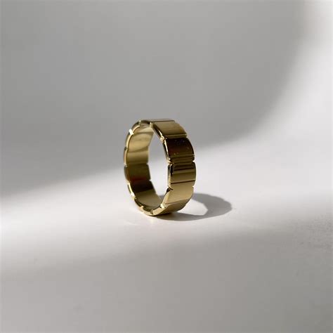 Aurum Edge Ring – Local Pitara