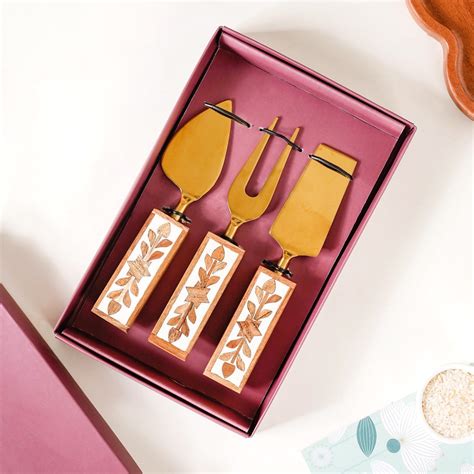 Cheesy Farmhouse Rakhi Gift Set For Bhaiya Bhabhi Online - Premium Gift ...