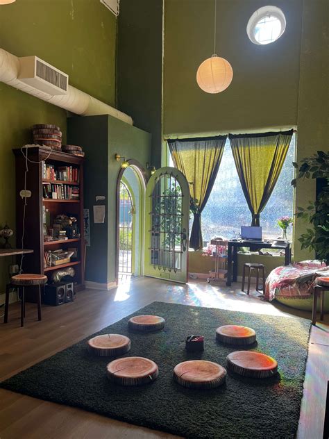 Here Clubhouse | Cozy K-town clubhouse perfect for retreats, workshops ...