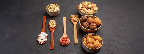 11 Best Nuts for Weight Gain: Daily Power Foods