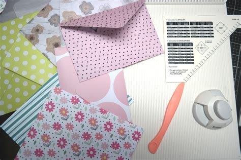 Making Envelopes 的图像结果