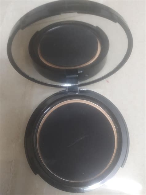 Matte Compact Powder Online - Faces Canada Weightless Stay Matte Compact