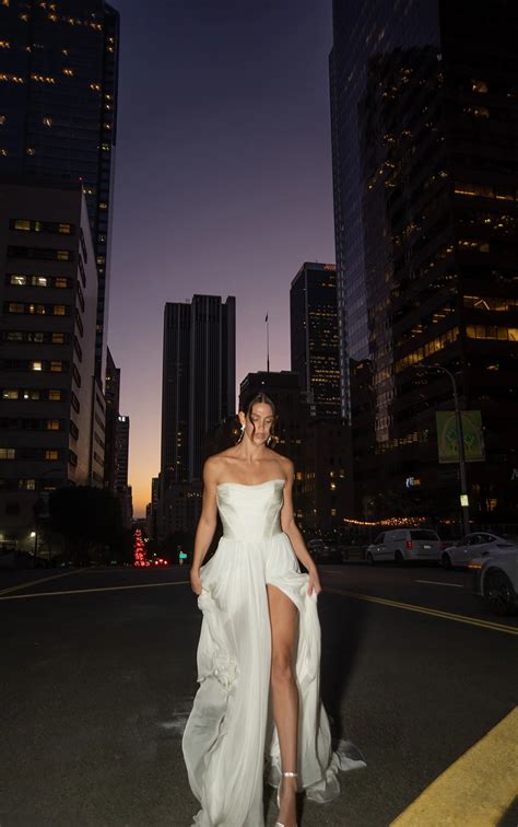 Avalon Dress: Effortlessly Stunning Boho Bridal Elegance