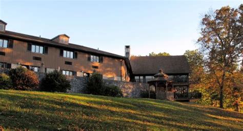BURR OAK LODGE AND CONFERENCE CENTER (Glouster) - Resort Reviews ...