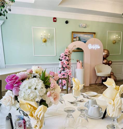 Petals & Prosecco Bridal/Wedding Shower Party Ideas | Photo 7 of 20 ...