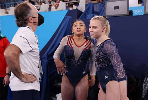 WATCH: Suni Lee shocked as teammate Jade Carey suffers ugly fall during ...