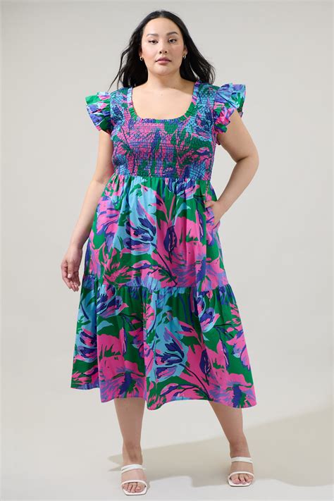 Raylee Floral Wendy Smocked Midi Dress Curve – Sugarlips