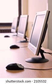 Computer Cafe 的图像结果