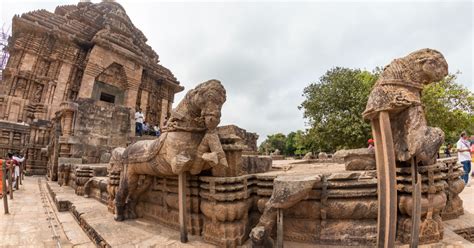 Ten Iconic Ancient Monuments in India That Tell Great Stories ...