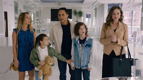 Mr. Manhattan – Great American Family