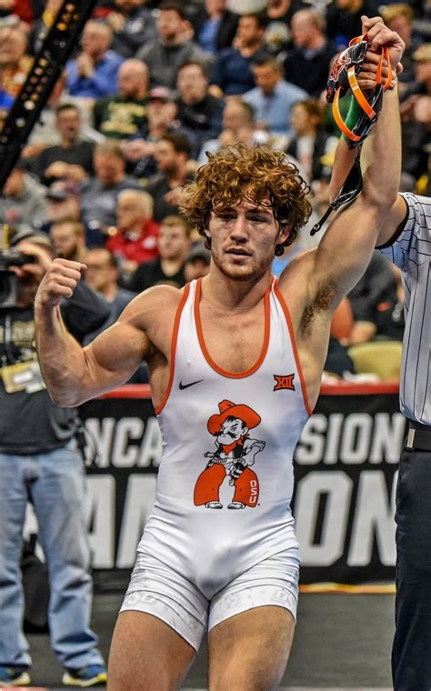 Underwear bulge on show : r/SimplySporty