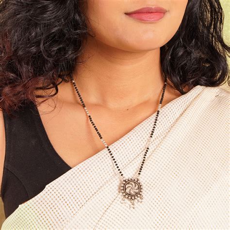 Flower Charm Pearls Mangalsutra