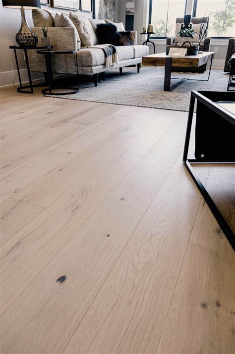 Best Champagne Oak Flooring You’ll Love