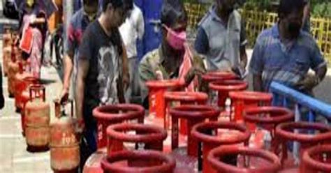 LPG Price Hike: ਮਹਿੰਗਾਈ ਦੀ ਮਾਰ, LPG ਸਿਲੰਡਰ ਦੀ ਕੀਮਤ 'ਚ 103 ਰੁਪਏ ਦਾ ਵਾਧਾ ...