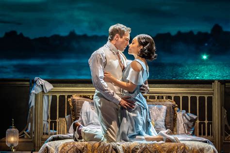 The Great Gatsby review – luxuriously glitzy yet glib West End musical