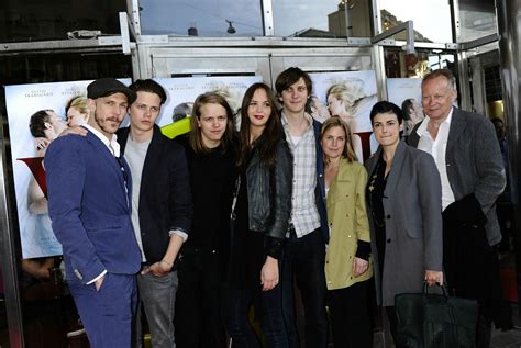 Sam Skarsgård: Så lever Stellan Skarsgårds okända son | Femina