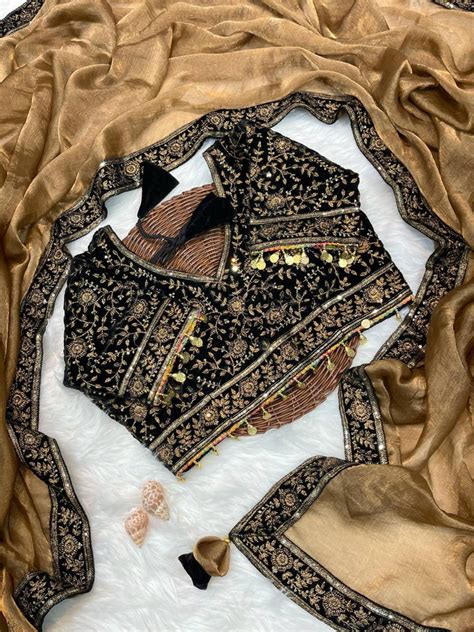 Premium fabric embroidery work Saree – Saanju Fashion