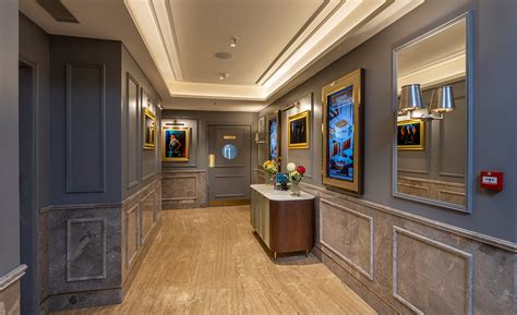 Ivpartners: portfolio: Director’s CUT CINEMA PVR Ambience Mall | New Delhi