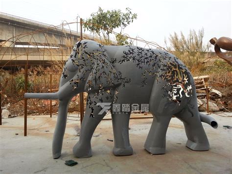 广场不锈钢镂空大象雕塑表面室外氟碳漆_艺术制品有限公司-站酷ZCOOL