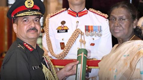 President Murmu Confers 92 Distinguished Service Awards at Defence ...