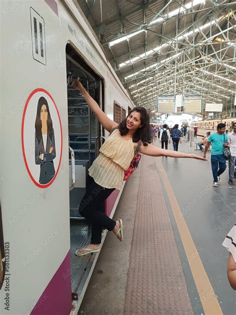 Local Train Ladies Coach 的图像结果