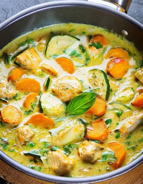 Green Thai Chicken Coconut Curry Recipe - The Newlywed
