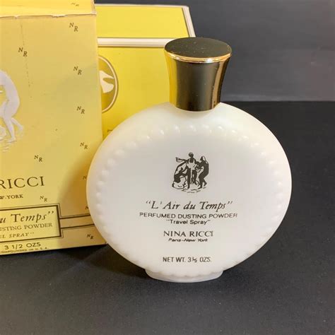 LOT 195R: Perfume & Dusting Powders: "L'Air du Temps", Nina Ricci - White Linen, Estee Lauder ...