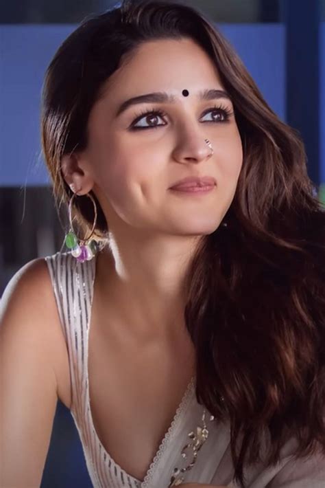 Fans Accuse K-Pop Group BLACKPINK'S Jennie Of Copying Alia Bhatt's ...