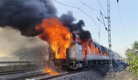 Fire breaks out on Rajdhani Express in MP’s Ratlam, all passengers ...