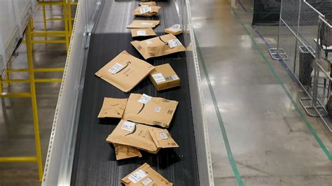 Amazon Packing Line 的图像结果