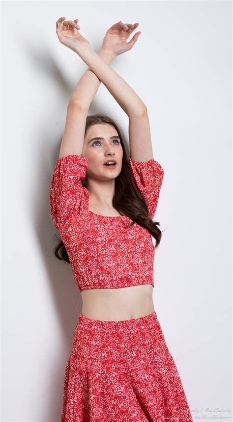 Photo of Yaroslava - a 15-year-old girl with blue eyes, the first photo ...