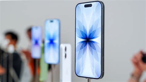 Συγκριτικό: Apple iPhone 17 vs. iPhone 16 - Comparison 2025 - PCMag Greece
