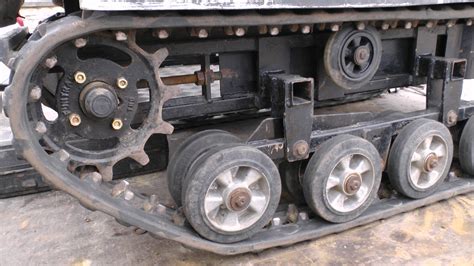 Afbeeldingsresultaten voor tank tracks