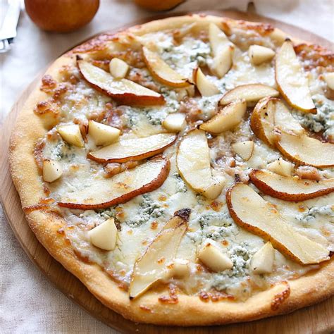 Pear and Gorgonzola Pizza