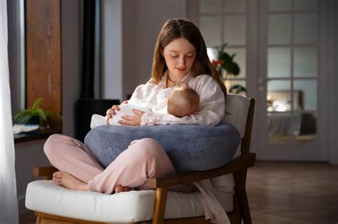 How to Stimulate Nipples to Induce Labor with Breast Pump – MomMed