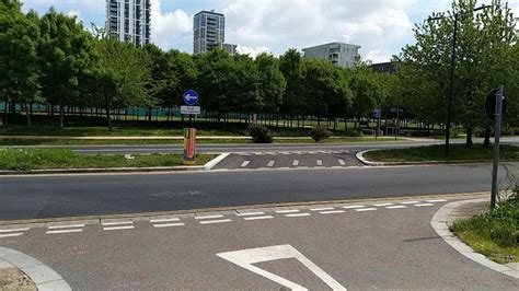 O2 London Car Parking 的图像结果