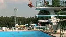 il gabbiano limbiate tuffo alla celentano di nando nella piscina gabbiano il gabbiano limbiate tuffo alla celentano di nando nella piscina gabbiano