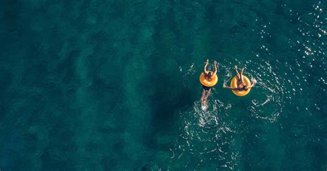 What is the Sunk Cost Fallacy and How Does It Work? | Charles Schwab