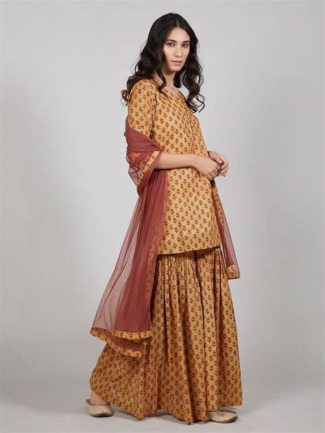 Buy Mint Green Mulmul Anarkali Tiered Maxi Dress with White and Pink ...