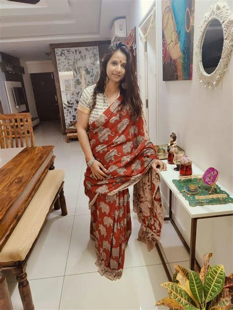 Buy Sarees, Blouses and Dresses Online | Sundarii Fashion Brand