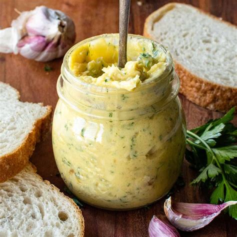 Easy Roasted Garlic Butter Recipe – Quick & Delicious