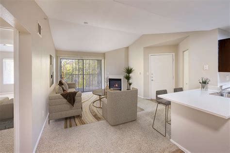 Photos of The Crossings at Bear Creek Apartments in Lakewood, CO