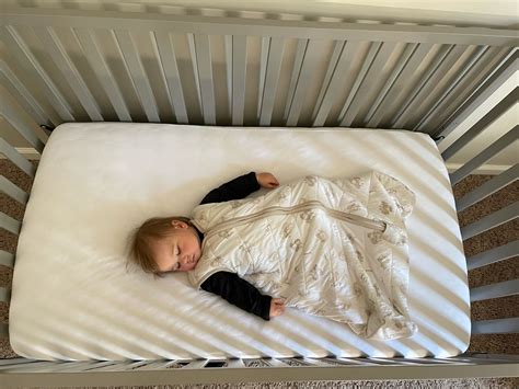 Baby Sleeping In Crib Safety SIDS: Safe Sleep Habits Protect Your Baby