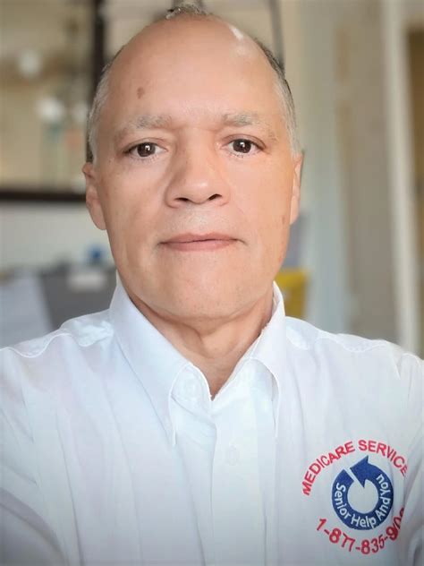 Rezultat imagine pentru Senior Help